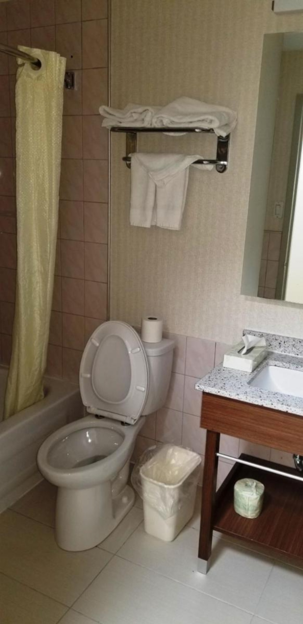 Room image 3